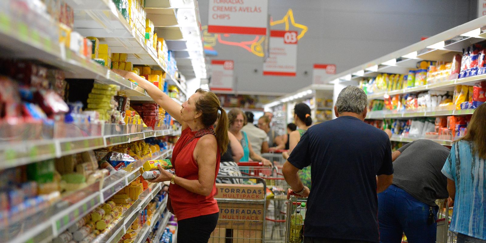 mercado-eleva-previsao-para-expansao-da-economia-em-2025