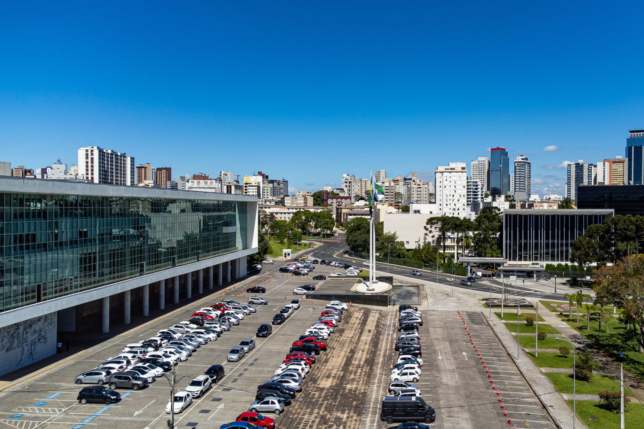 parana-teve-rendimentos-maiores-que-juros-da-divida-em-2024,-diz-tesouro