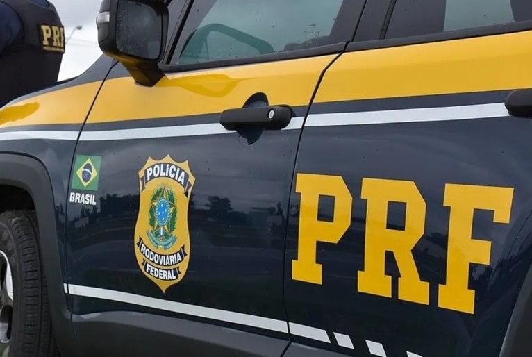 viatura-colide-com-carro-de-passeio-durante-perseguicao-e-tres-agentes-da-prf-morrem-no-rj