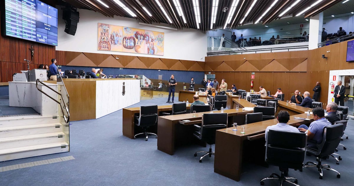 vereadores-de-bh-aprovam-uso-da-biblia-em-escolas