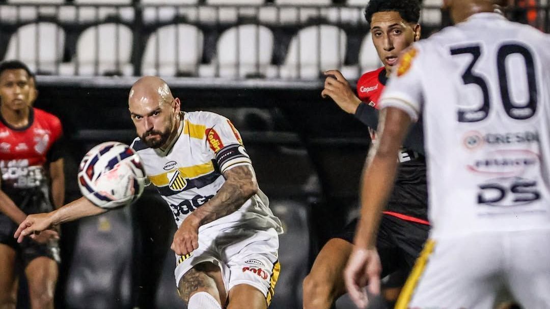 novorizontino-bate-o-athletico-pr-e-entra-no-g-4-da-serie-b