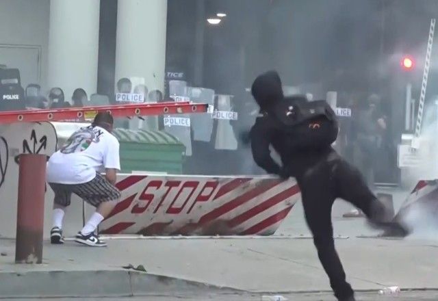 trump-envia-guarda-nacional-a-los-angeles-para-conter-protestos-pro-imigracao