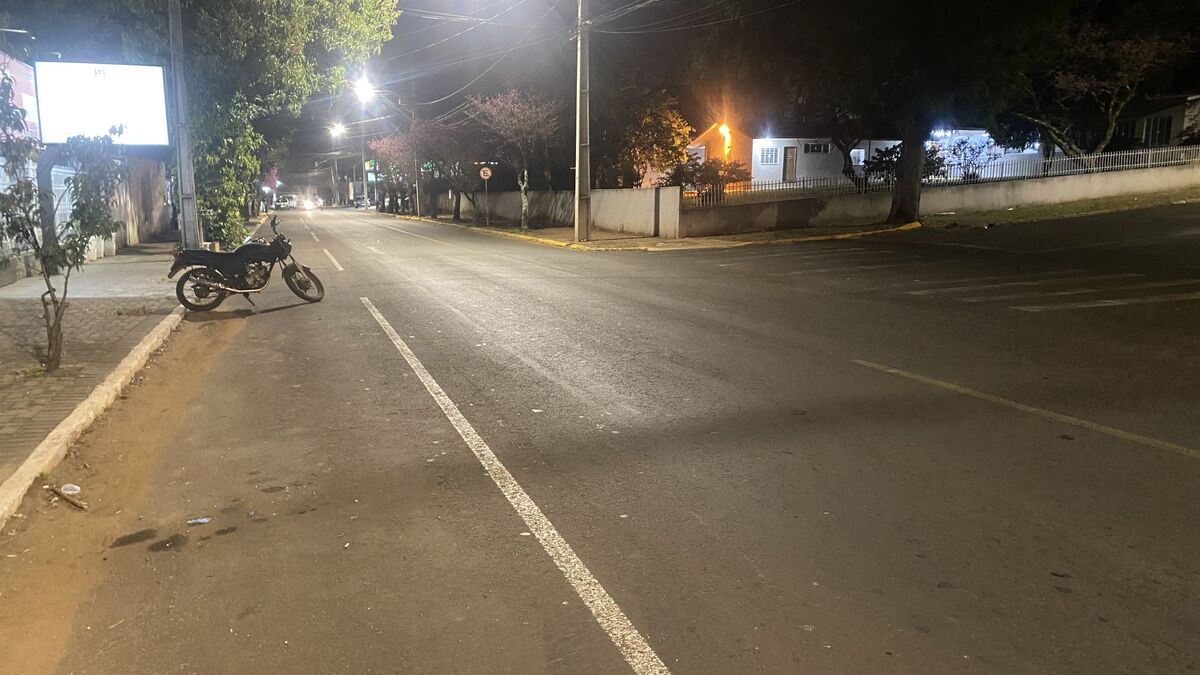 jovem-cai-de-moto-e-fica-ferido-proximo-a-capela-central-em-apucarana
