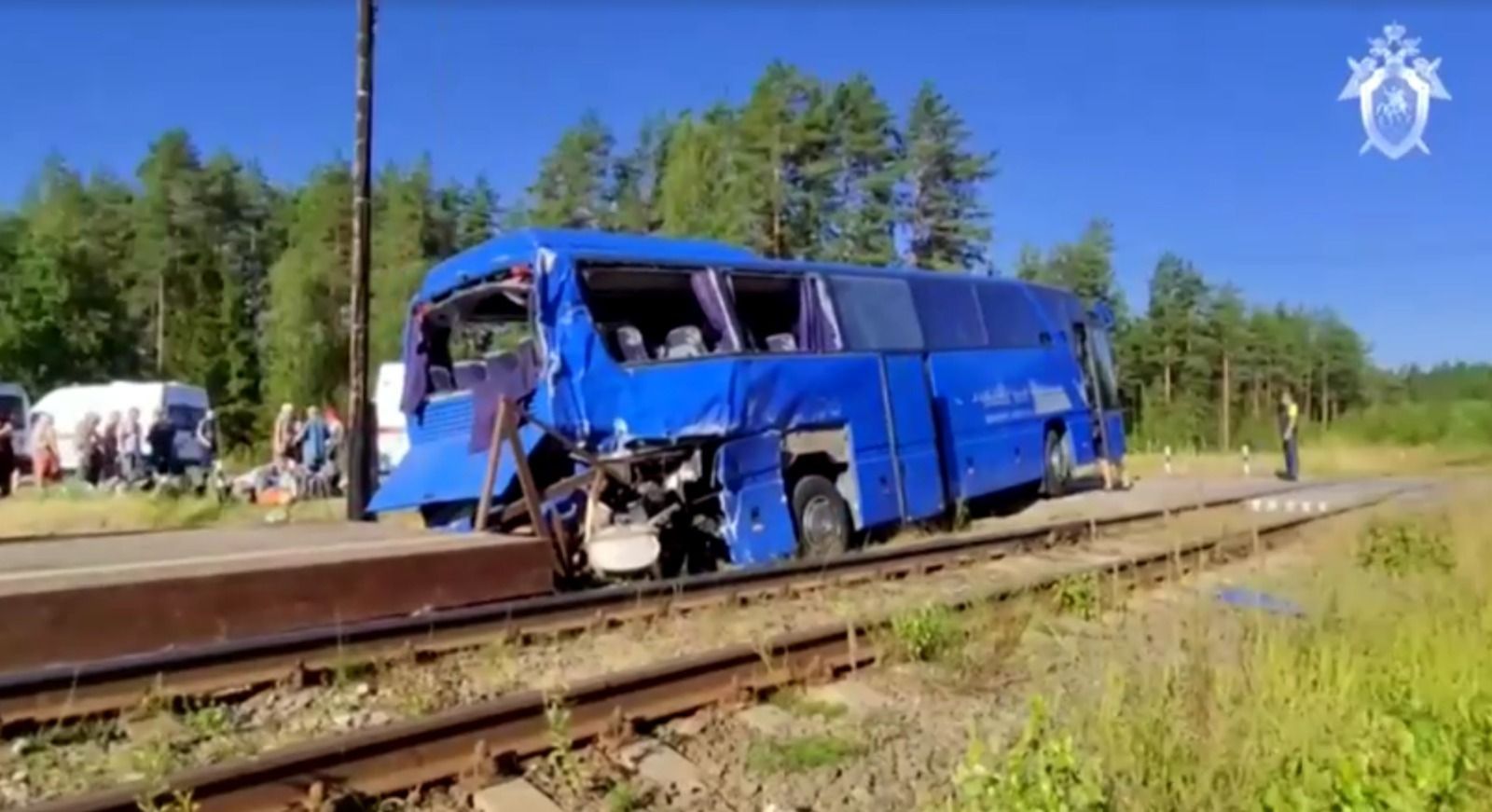 onibus-e-atingido-por-trem-na-russia-e-ao-menos-uma-pessoa-morre-na-colisao
