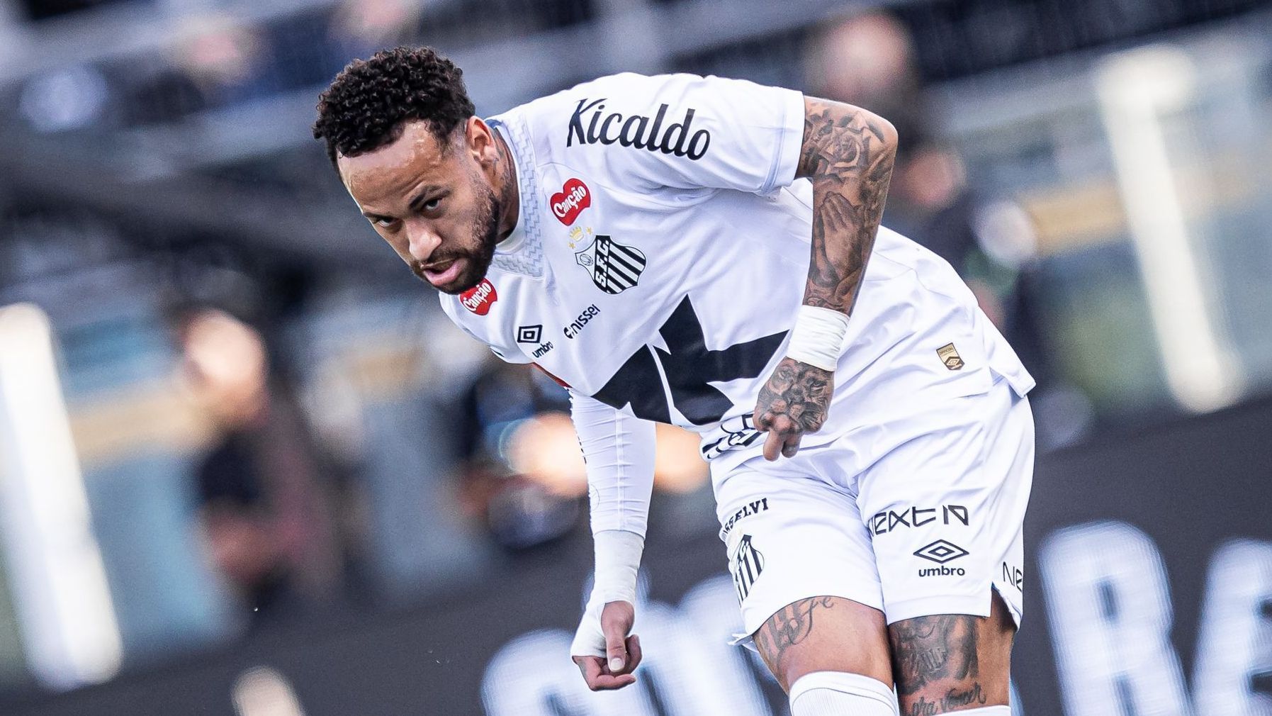 compadres?-entenda-a-discussao-entre-neymar-e-ganso-em-santos-x-fluminense