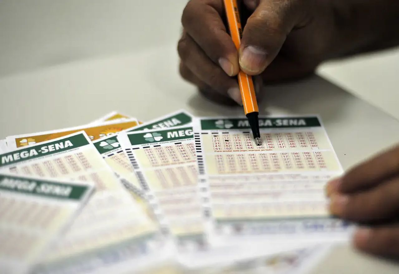 resultado-mega-sena-2916:-ninguem-acerta-dezenas-e-premio-acumula-para-r$-40-milhoes;-veja-numeros