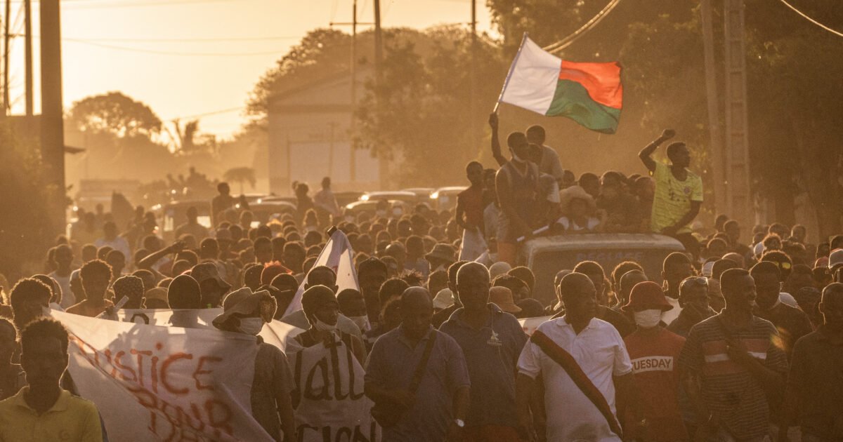 parlamento-de-madagascar-aprova-impeachment-de-presidente-que-fugiu-do-pais