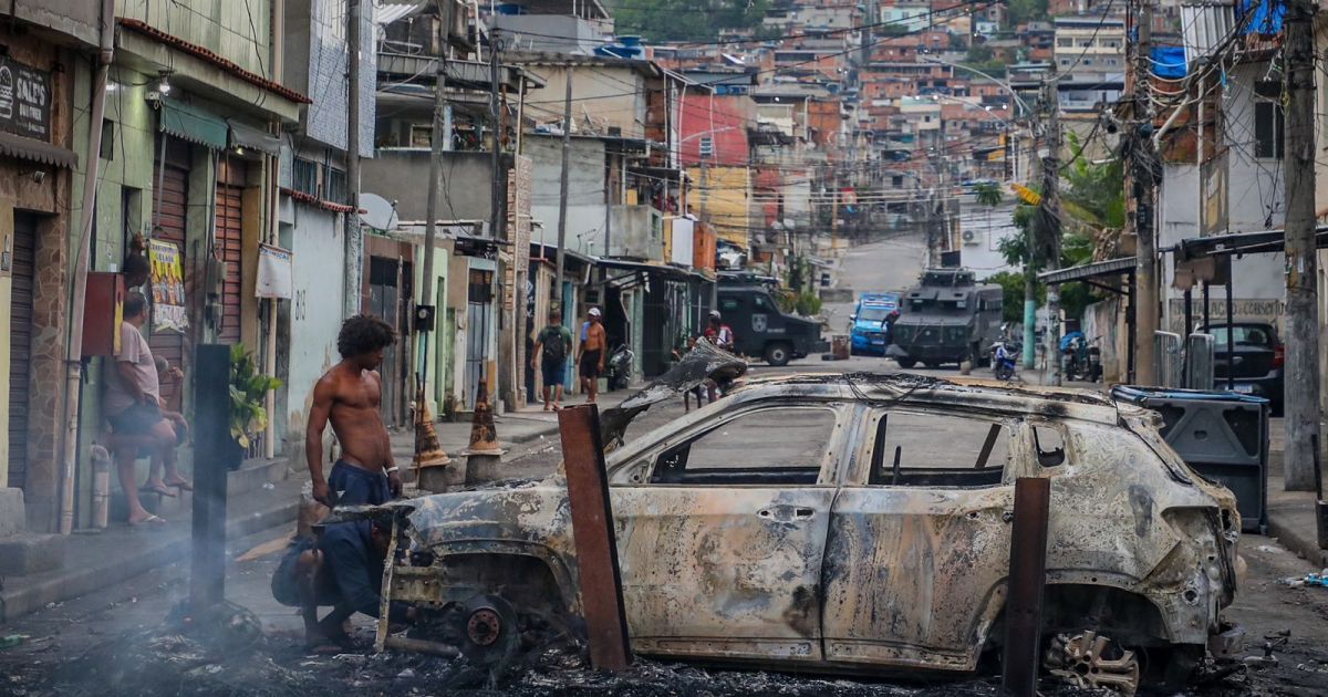 “cheiro-da-morte-esta-no-meu-nariz”,-diz-fotografo-sobre-operacao-no-rio