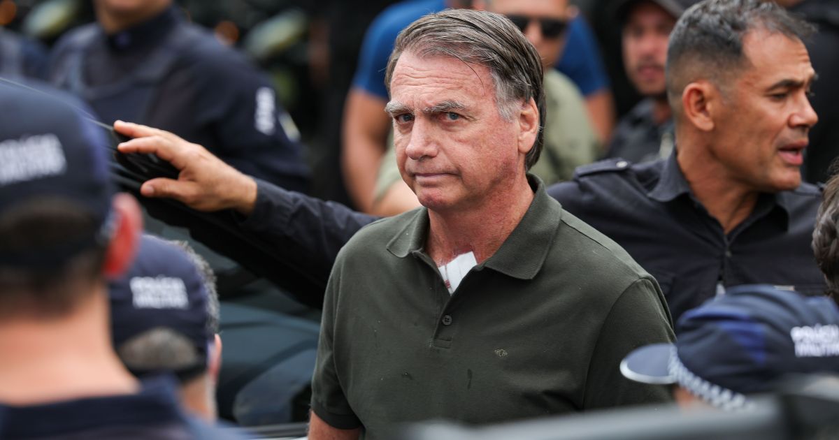 bolsonaro-esta-apto-e-fara-cirurgia-no-dia-de-natal,-as-9h,-diz-boletim