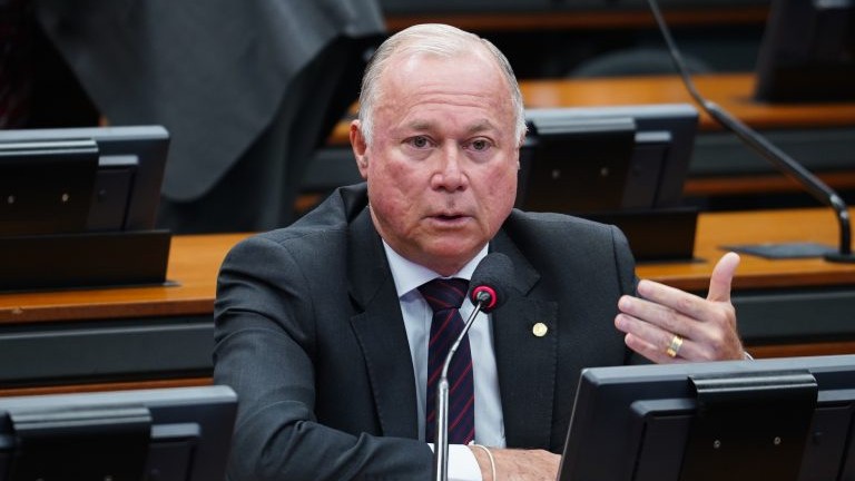 a-cnn,-relator-diz-que-apontara-caminhos-para-“equilibrar”-fim-da-6×1