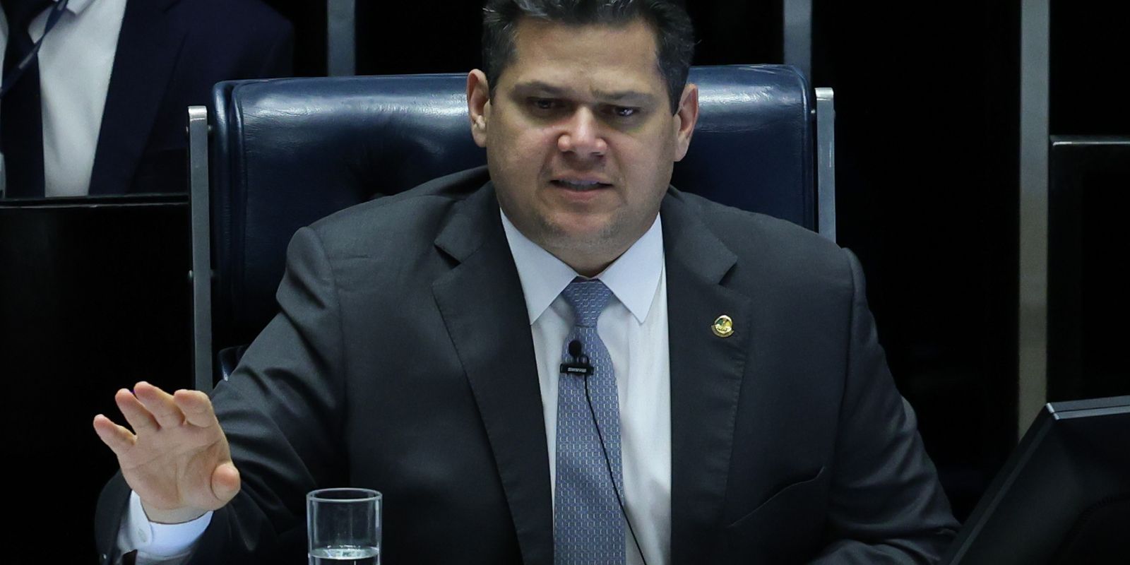 alcolumbre-mantem-sessao-da-cpmi-do-inss-que-quebrou-sigilo-de-lulinha