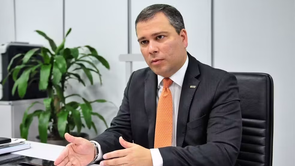 Mendonça vota para manter prisão de ex-presidente do BRB; placar é de 1 a 0