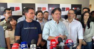 lula-e-“mercadoria-vencida”-e-apresenta-“sinais-de-fadiga”,-diz-flavio