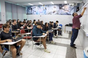senado-aprova-piso-de-professores-em-r$-5,1-mil-para-2026