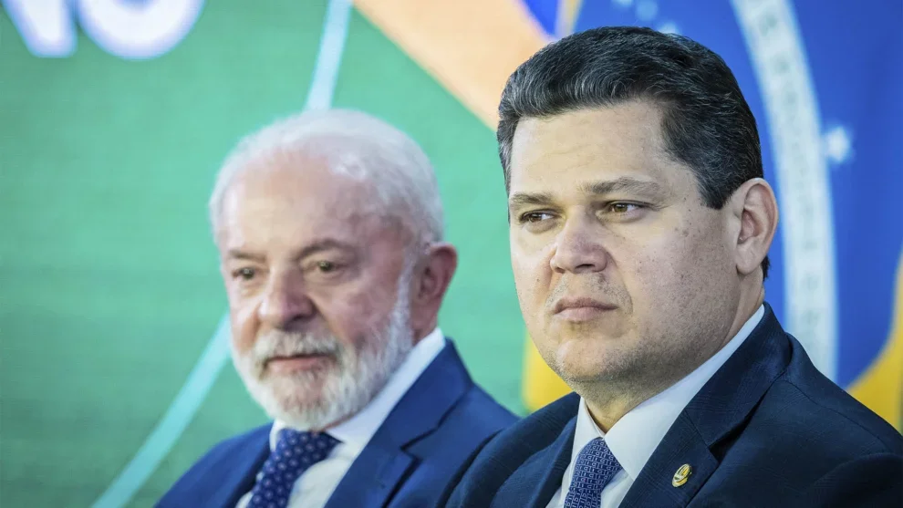 alcolumbre-avalia-rito-inedito-para-pec-da-escala-6×1-e-governistas-temem-atraso