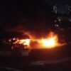 Bombeiros combatem incêndio em empresa próxima à Fernão Dias, em Guarulhos (SP)