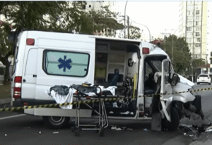 idosa-morre-apos-ambulancia-bater-em-poste-em-sao-paulo