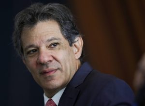 governo-adia-para-dia-25-pagamento-de-iof-sobre-depositos-acima-de-r$-50-mil-em-vgbl