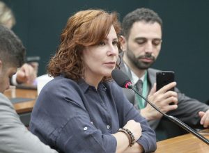 em-24h,-zambelli-perde-redes,-tem-prisao-decretada-e-novo-inquerito