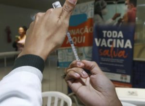 gripe:-sao-paulo-inicia-vacinacao-em-estacoes-e-terminais-na-segunda