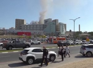 ira-atinge-hospital-no-sul-de-israel;-tel-aviv-ataca-instalacoes-nucleares-iranianas