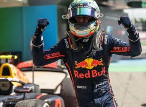 f1:-lindblad-fara-sua-estreia-com-a-red-bull-em-silverstone