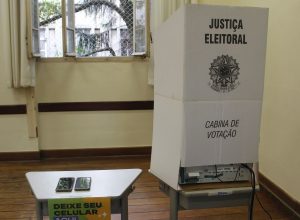 parana-pesquisas:-maioria-dos-brasileiros-nao-simpatiza-com-nenhum-partido