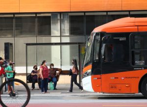 ataques-a-onibus-assustam-motoristas-e-passageiros-em-sao-paulo