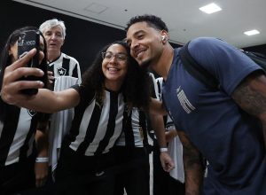 gregore-se-despede-do-botafogo-em-partida-do-brasileirao