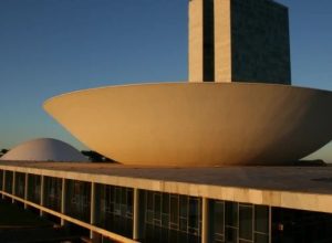 congresso-retoma-trabalhos-com-foco-em-isencao-do-ir,-cassacoes-e-taxacao-das-apostas-online