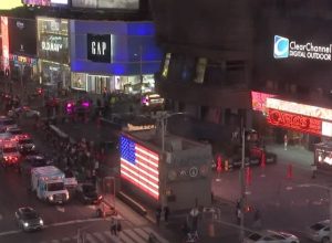 jovem-de-17-anos-abre-fogo-e-deixa-tres-pessoas-feridas-em-nova-york,-nos-eua