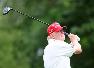 “nunca-me-senti-melhor-na-vida”,-diz-trump-apos-boatos-falsos-de-morte