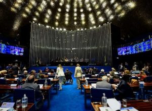 senado-aprova-projeto-que-reduz-prazo-de-inelegibilidade-e-enfraquece-lei-da-ficha-limpa