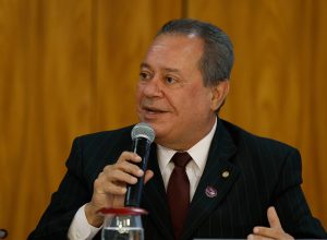 empresarios-brasileiros-defendem-se-de-tarifas-de-50%-em-audiencia-nos-eua