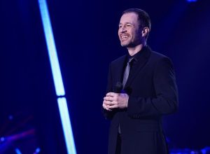 disney+-e-sbt-colocam-voz-de-tiago-leifert-no-metro-de-sao-paulo-para-promover-the-voice-brasil