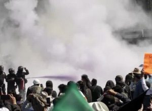 protesto-da-geracao-z-contra-violencia-e-corrupcao-termina-em-confronto-na-cidade-do-mexico