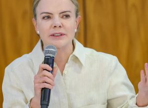 “perde-o-brasil”,-diz-gleisi-sobre-derrubada-de-vetos-do-licenciamento