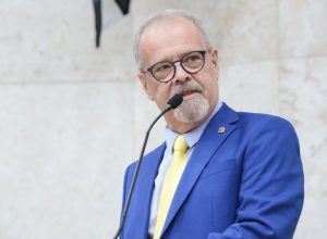 sem-adversario,-ricardo-teixeira-e-reeleito-presidente-da-camara-de-sp