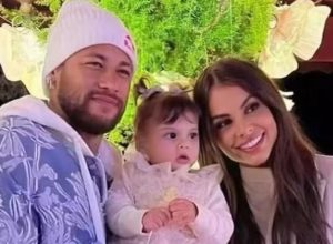 amanda-kimberlly-encanta-a-web-ao-mostrar-desenvolvimento-da-filha-com-neymar