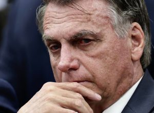 bolsonaro-volta-a-apresentar-crise-de-solucos,-afirma-novo-boletim-medico