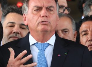 termina-cirurgia-de-bolsonaro-para-bloquear-nervo-do-diafragma