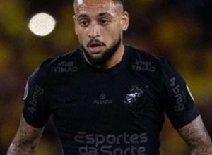 maycon-desembarca-belo-horizonte-e-revela-por-que-trocou-corinthians-pelo-atletico