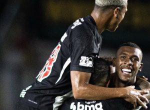 vasco-bate-o-marica-na-estreia-do-carioca-com-dois-de-rayan-e-show-de-coutinho