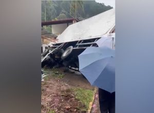 crianca-de-6-anos-morre-apos-ser-atingida-por-caminhoneiro-sem-habilitacao-no-rj