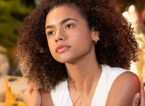 roupa-da-interprete-da-joelly-em-camarote-da-o-que-falar:-‘nao-precisava…’