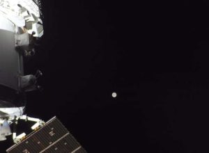 astronautas-a-caminho-da-lua-estao-‘na-metade-do-caminho’,-diz-nasa