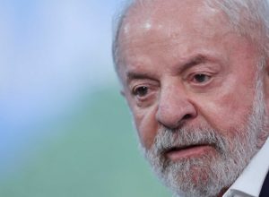 lula-recebe-alta-apos-procedimento-para-tirar-lesao-de-pele-no-couro-cabeludo