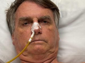 bolsonaro-tem-boa-evolucao-clinica,-mas-continua-sem-se-alimentar-por-via-oral-apos-cirurgia