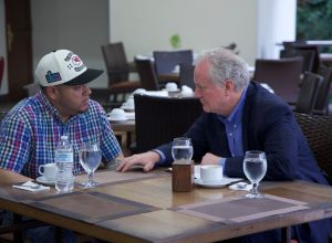 homem-deportado-por-engano-a-el-salvador-pelo-governo-trump-e-visto-pela-primeira-vez