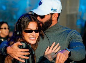 andressa-suita-gera-suspeita-de-gravidez-apos-foto-com-mao-na-barriga